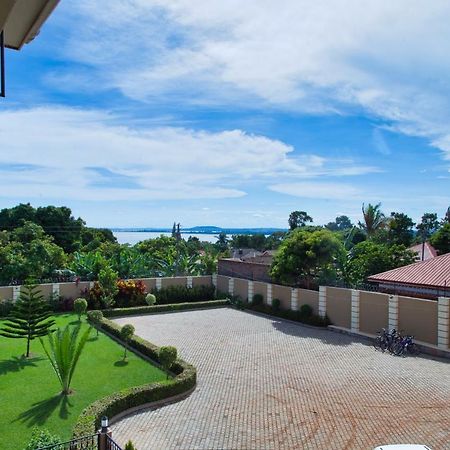 Lakepoint Villa Entebbe Extérieur photo