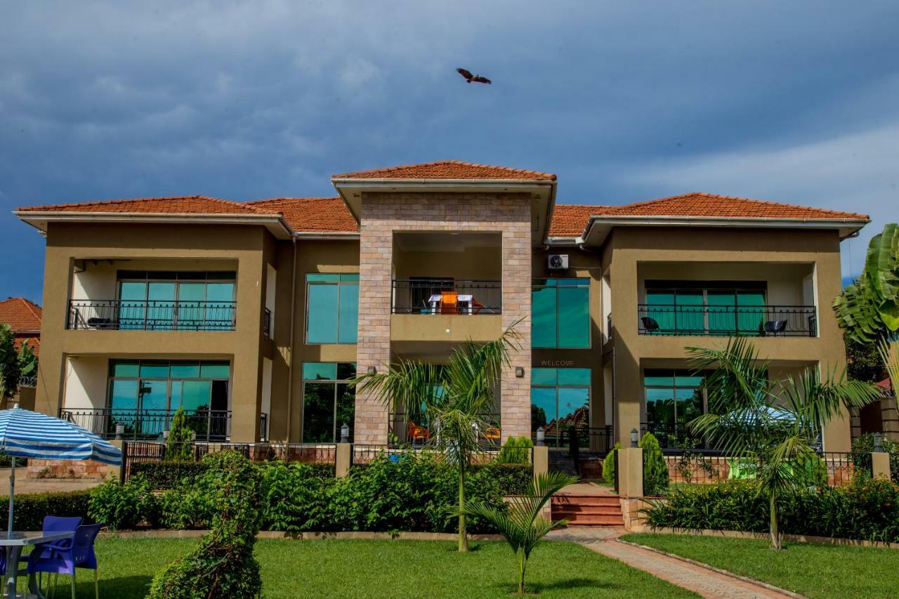 Lakepoint Villa Entebbe Extérieur photo