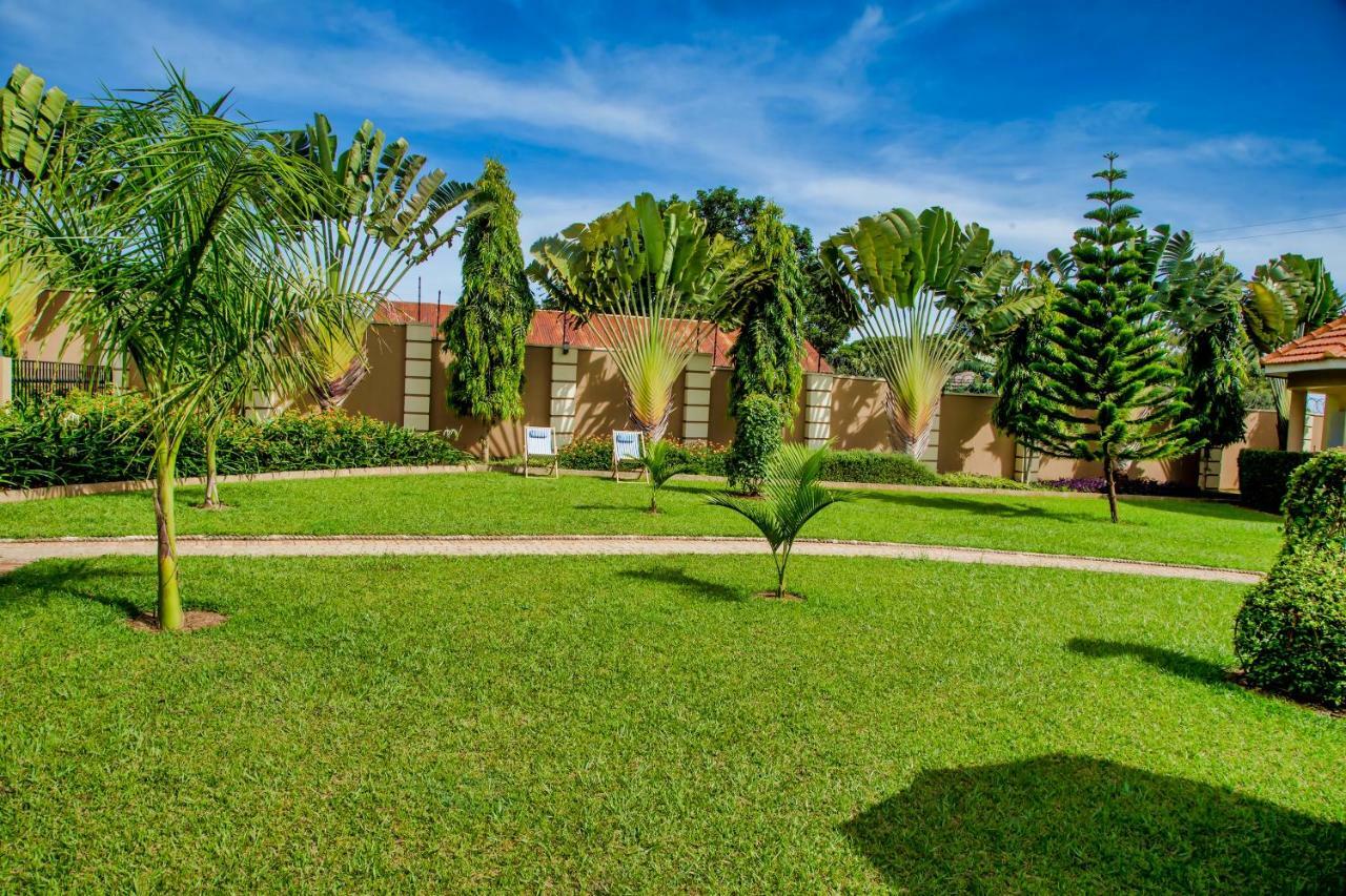 Lakepoint Villa Entebbe Extérieur photo